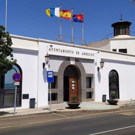 Fachada del Ayuntamiento de Arrecife.
