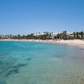 Apartamentos turísticos y residenciales en Playa de Las Cucharas, Costa Teguise.