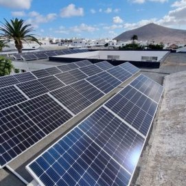 Placas de energía fotovoltaica en Lanzarote