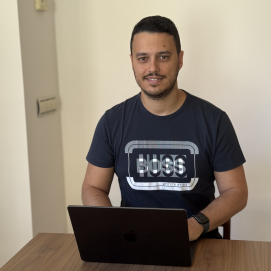 Rodríguez, administrador de Bauss Software, empresa radicada en Lanzarote gracias a la ZEC.