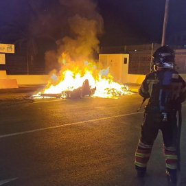 Incendio de contenedores en Arrecife 