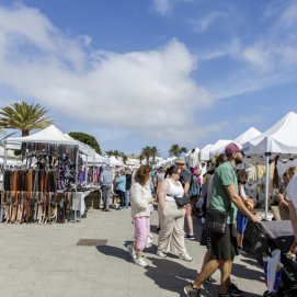 Mercadillo en Lanzarote. Comercio.