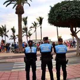 Agentes de la Policía Local de Tías. Foto: Ayuntamiento de Tías.