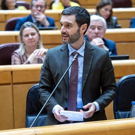 El ministro de Consumo Pablo Bustinduy durante una comparecencia en el Senado