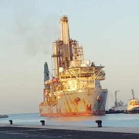 La Noble Globetrotter I en el Puerto de Arrecife