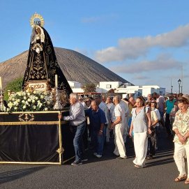 Mancha Blanca se llena de fe para honrar la promesa hecha bajo el fuego del volcán