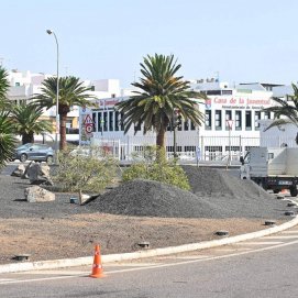 Trabajos de embellecimiento de las zonas verdes de Arrecife