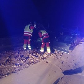 Dos heridos al salirse de la vía un coche en la carretera de Yaiza