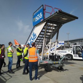 Trabajadores de Azul, la filial de Ryanair para servicios de tierra. Huelga