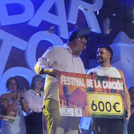 Marcos conquista el Festival de la Canción de San Bartolomé con 'Lay Me Down'