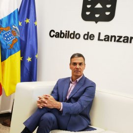 Pedro Sánchez y Fernando Clavijo se reúnen en Lanzarote. Fotos: Juan Mateos y La Voz.