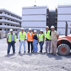 Visita del Cabildo de Lanzarote y el Gobierno de Canarias a las viviendas de Maneje