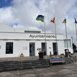 Fachada del Ayuntamiento de Tías.
