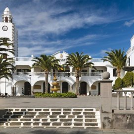 Fachada del Ayuntamiento de San Bartolomé