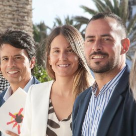 Jenifer Galán, en el centro, junto con grupo municipal socialista.