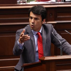 Marcos Bergaz (PSOE) en el Parlamento de Canarias