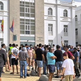 Concentración de cazadores en el Cabildo de Lanzarote
