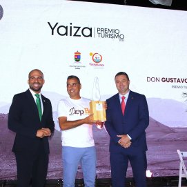 Gustavo Medina con Óscar Noda y Daniel Medina