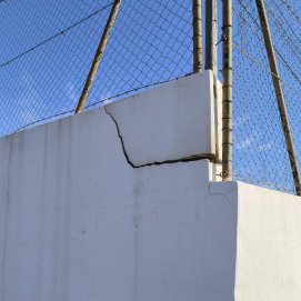 Imagen del estado de una de las canchas deportivas de Tinajo