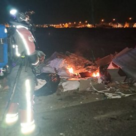 Extinguido un pequeño conato de incendio junto a unos contenedores en Arrecife