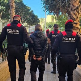 Uno de los detenidos en el marco de la 'Operación Íncubo' en enero de 2025. Vídeo: Policía Canaria.