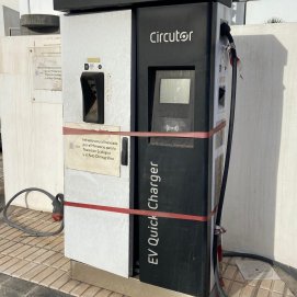Cargador eléctrico inoperativo en Puerto del Carmen