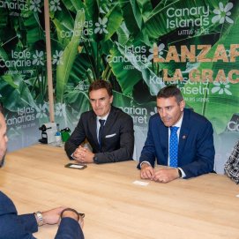 Una de las reuniones de la delegación lanzaroteña durante la World Travel Market de 2024.