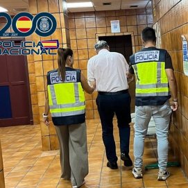 La Policía Nacional detiene al médico acusado de agredir sexualmente a dos pacientes