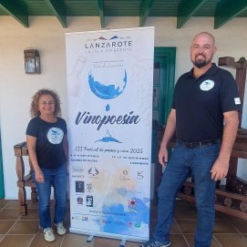 Nereida Pérez, secretaria del Consejo Regulador e Ignacio Romero, co-director del festival Vinopoesía