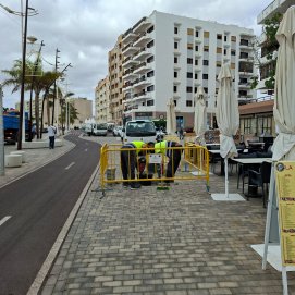 Catas para localizar la fuga de aguas fecales en la playa de El Reducto