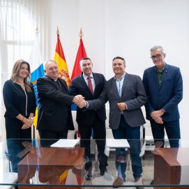 Firma Contrato Centro Integral de Cáritas  