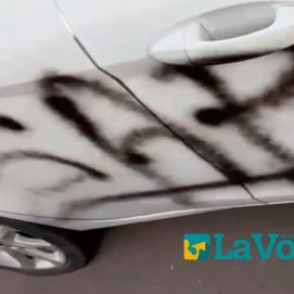 Imagen del coche vandalizado
