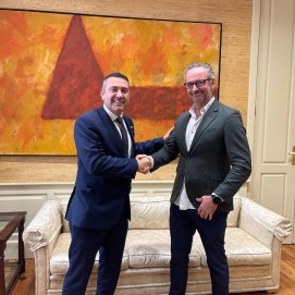 Cabildo y JFT acuerdan retirar el tótem publicitario del entorno del aeropuerto de Lanzarote