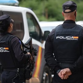 Dos agentes de la Policía Nacional. Foto: Policía Nacional.