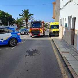 Rescatan a una mujer que pedía auxilio desde el interior de su casa en Arrecife 