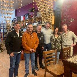 Vinos Emergentes de Lanzarote con Armando Santana, segundo por la izquierda, y  David Schwartzwälder, primero por la derecha.
