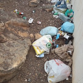 Basura y residuos en el solar