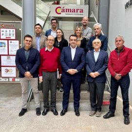 Foto de familia durante el Foro ‘Las Fortalezas de la España Plural’