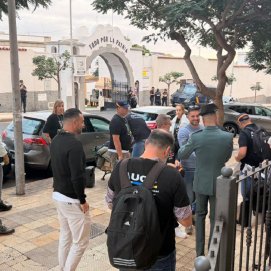 Imagen de archivo del guardia civil saliendo del cuartel. Foto: Guardia Civil