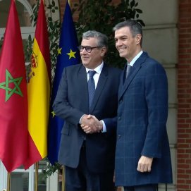 El primer ministro marroquí, Aziz Ajanouch, y el presidente español, Pedro Sánchez. Foto: Gobierno de España.