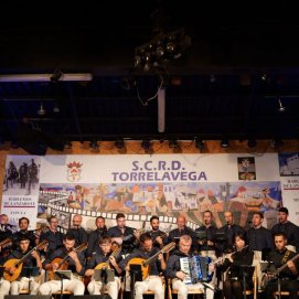 Magia Navideña en Torrelavega: El 'Canto a la Navidad' ilumina la ciudad