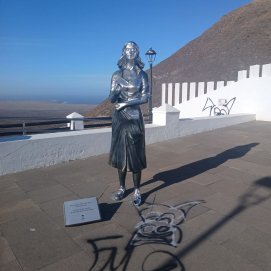Vandalizan la escultura de Mararía en Femés