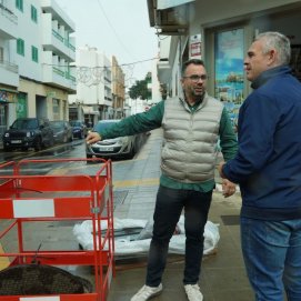 Echedey Eugenio junto a Jacobo Lemes