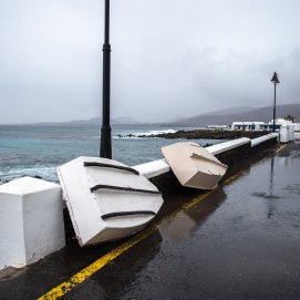 Lluvia y oleaje en Punta Mujeres. Foto: Andrea Domínguez.