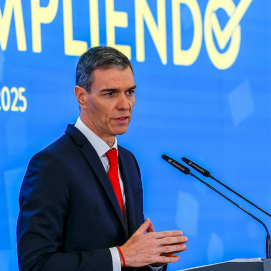 Sánchez durante su intervención para hacer balance del curso político este lunes 15 de diciembre. Movilidad. Foto: rtve.es