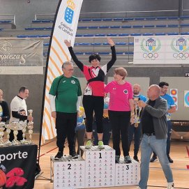Elisa Sáez Vidal en el podio