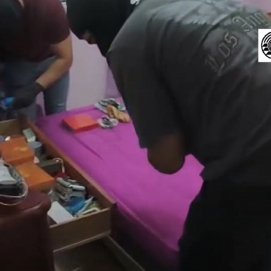 Policía Nacional durante la intervención.