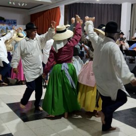 Los Campesinos en La Democracia 