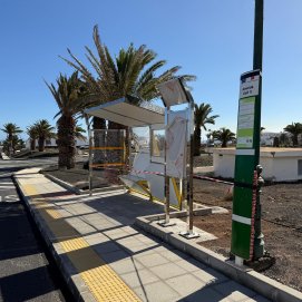 Marquesinas en guaguas urbanas en Costa Teguise
