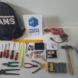 Herramientas requisadas que tenía uno de los detenidos en su mochila